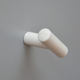 2072_Bézs színű, fém bútorgomb