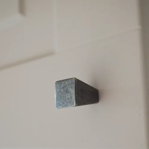 2267_NI Möbelknopf aus Metall, antik