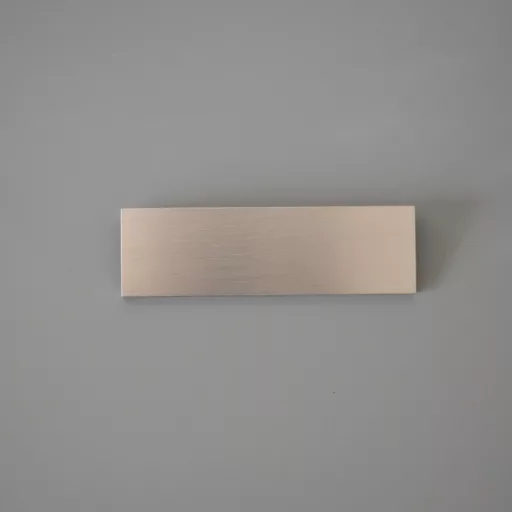 LUCATA Metall-Möbelgriff, glänzend, Edelstahlimitation, Bohrung 96 mm
