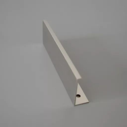 LUCATA Metall-Möbelgriff, glänzend, Edelstahlimitation, Bohrung 96 mm