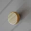 LIVICSE Tölgy színfurnér kivitelű egyedi készitésű bútorgomb