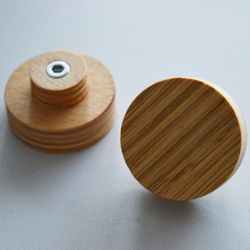 LIVICSE Eiche farbig furniert - Kernbuchenholz Finish Möbelknauf nach Maß