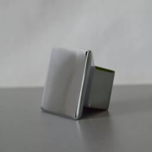 Möbelgriff aus Metall, glänzend verchromt, 16 mm BA