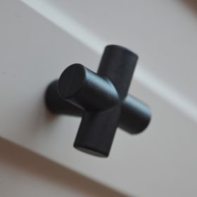 2351_MF, Matt fekete színű, fém bútorgomb