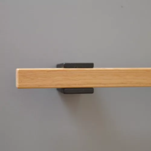 NEW BEAM, Mattschwarz - Eiche lackiert, 256 mm Bohrungsabstand