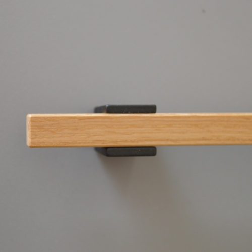 NEW BEAM 320 mm furattávolság, Matt fekete - lakkozott tölgy