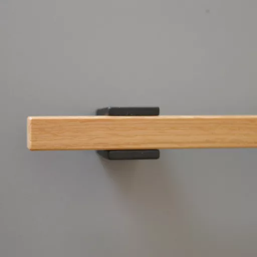 Mattschwarzes Metall - Eiche lackiert, 320 mm Bohrungsabstand