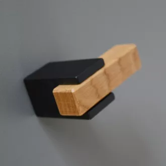 NEW BEAM, fém-lakkozott tölgy fogas
