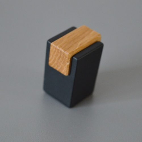 NEW BEAM, fém-lakkozott tölgy bútorgomb