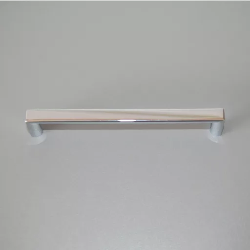 Glänzend verchromter Metall-Möbelgriff mit 128 mm BA