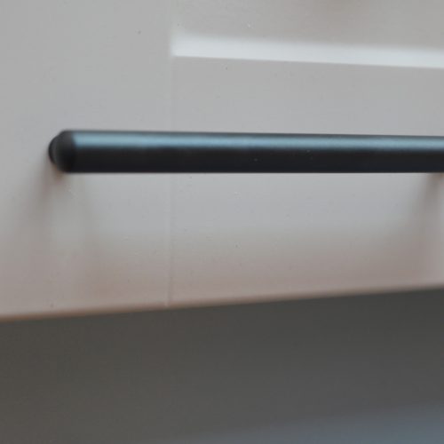 2546_128_MF, rúd fogantyú, Matt fekete színű, fém bútorfogantyú 128 mm furattáv