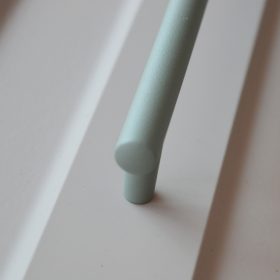   2546_128_oliva, rúd fogantyú, Oliva színű, fém bútorfogantyú 128 mm furattáv