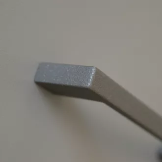 Antrazitgrauer Metall-Möbelgriff mit 320 mm Lochabstand