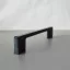 2576_FEK_128 Metall-Möbelgriff, schwarz glänzend mit 128 mm Lochabstand