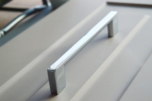 2576_KR128 Metall-Möbelgriff, Farbe Chrome, Bohrung 128 mm