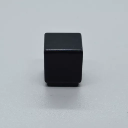 Schwarz lackiert, Knopfgriff aus Metall