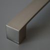 ULICA fém bútorfogantyú, nemesacél színű, 128 mm furattávval