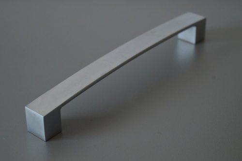 ULICA-Möbelgriff, 320 mm Bohrungsabstand, satiniert verchromt