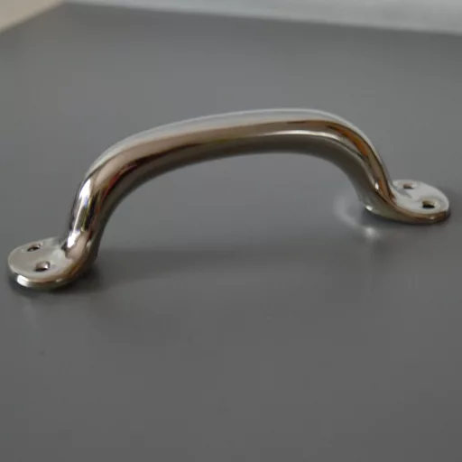 3308_110 Hochglanzverchromter Scheunentorgriff aus Metall