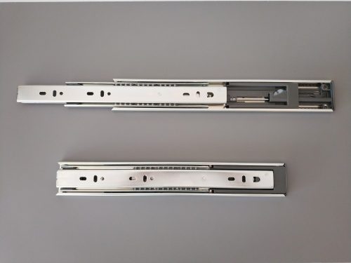 Entry 450 mm, golyós, teljes kihúzású fióksín csillapítással, 30 kg