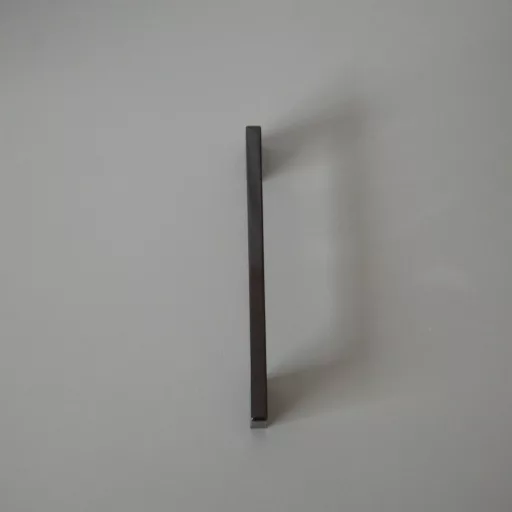 NAKANA fém bútorfogantyú, fényes fekete színű, 96 mm furattávval KIFUTÓ!! 