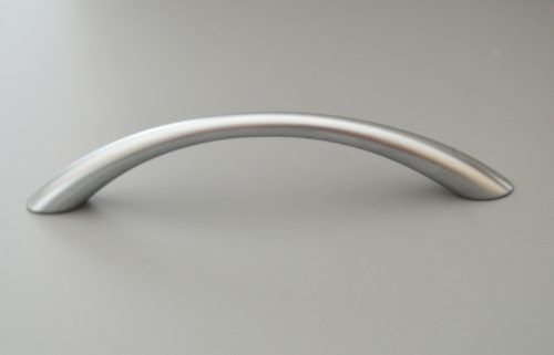 35092  Szatén króm bútorfogantyú 128 mm furattávolsággal