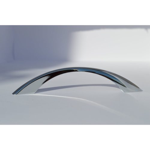 Fém bútorfogantyú, fényes króm színű, 96 mm furattávval