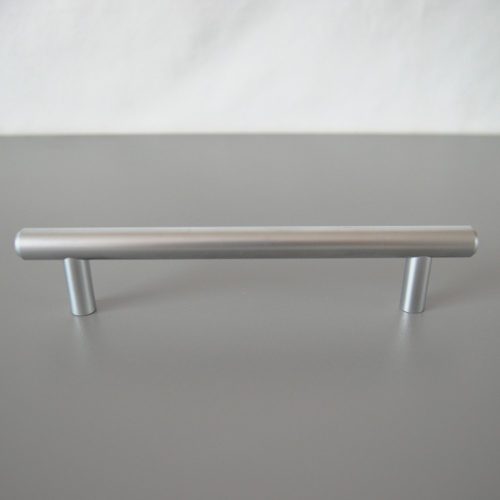 HRAZDA Metall-Möbelgriff, Stange, matt verchromt, Bohrung 128 mm