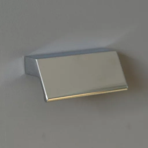 3625_32 Fényes króm, fém 32 mm furattávolságú bútorfogantyú