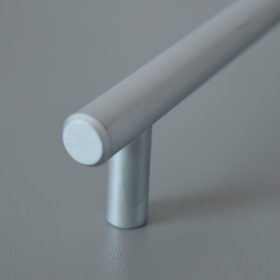   HRAZDA Metall-Möbelgriff, Stange, matt verchromt, Bohrung 192 mm
