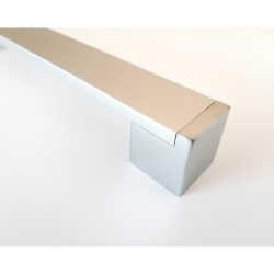   KOFU fém bútorfogantyú, szatén króm - alumínium színű, 320 mm furattávval