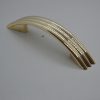 Kunststoff-Möbelgriff, gold, mit 64 mm BA