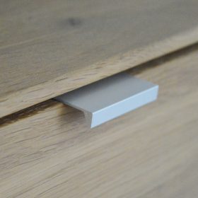   4394_64_alu, Fém bútorfogantyú, élre szerelhető, alu színű, 64 mm furattávolság