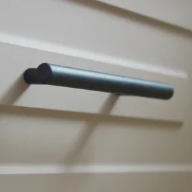 Matt fekete fém rúdfogantyú, 320 mm furattávval