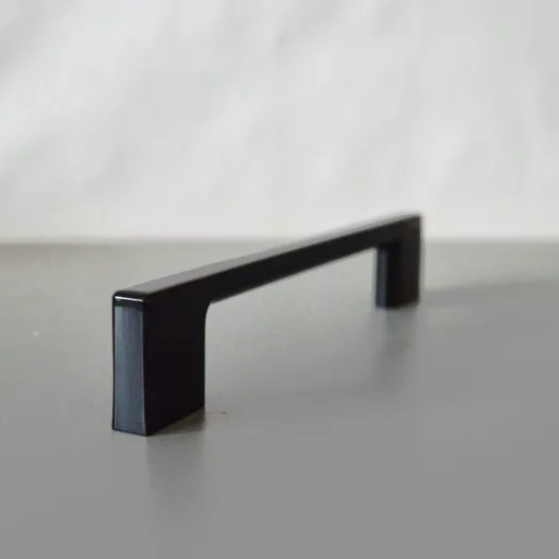 NAKANA Metall-Möbelgriff, schwarz glänzend, 128 mm BA