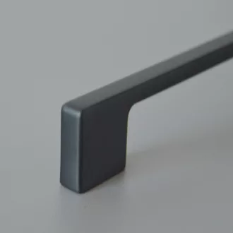 Mattschwarzer Metall-Möbelgriff mit 192 mm Lochabstand