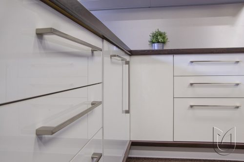 NAKANA Möbelgriff aus Metall, Farbe Nickel gebürstet, Bohrung 96 mm