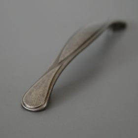   5030AL128-Antikolt fekete, fém bútorfogantyú 128 mm furattávval