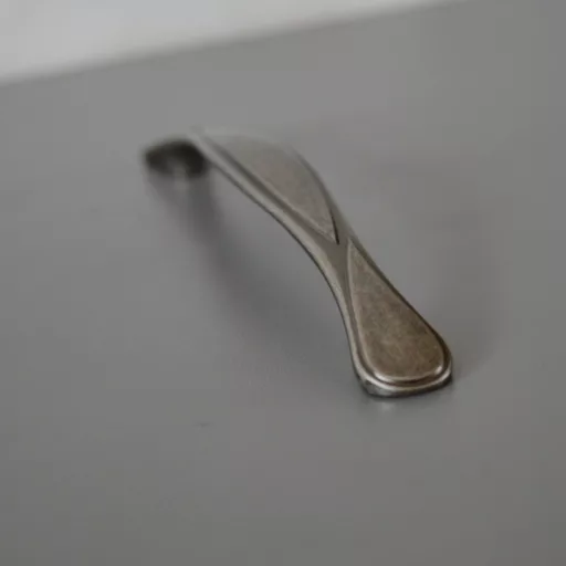 5033AL128-Möbelgriff aus antikisiertem schwarzem Metall mit 128 mm Lochabstand