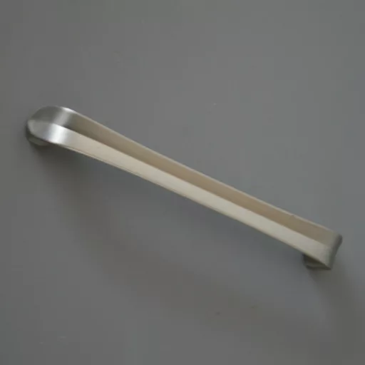 Möbelgriff aus Metall matt inox 128 mm