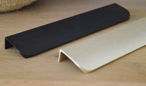 MONA Metall-Möbelgriff, kantenmontierbar, gold gebürstet, 128 mm Lochabstand