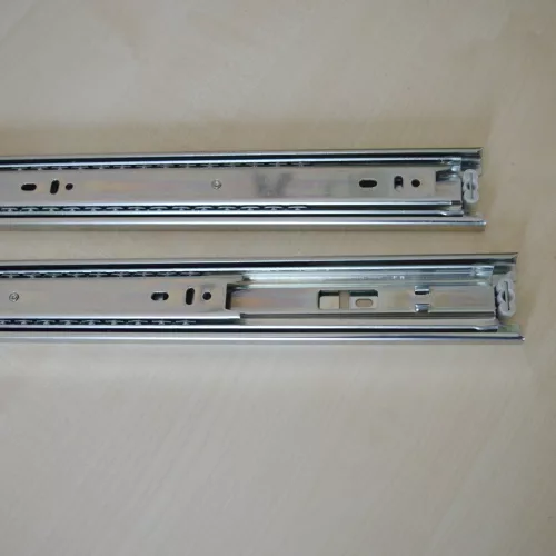 Strong 550 mm, teljes kihúzású golyós fiókcsúszó rendszer
