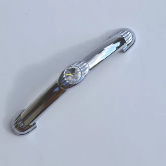 Metall-Möbelgriff, chromfarben, mit 96 mm Lochabstand