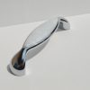 Metall-Kunststoff-Möbelgriff, Farbe chrom-weiß, Bohrung 96 mm