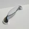 Metall-Kunststoff-Möbelgriff, Farbe chrom-weiß, Bohrung 96 mm