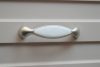 Metall-Kunststoff-Möbelgriff, Farbe Satin nickel, Bohrung 96 mm