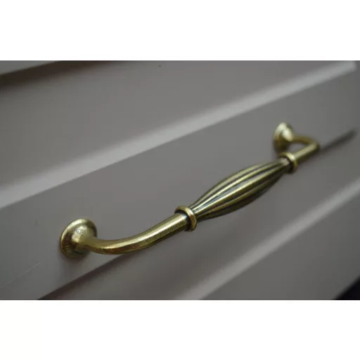 Möbelgriff aus Metall, Farbe Bronze antik, Bohrung 128 mm
