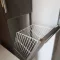 Beépíthető 250 x 185 x 400 mm, kibillenő kicsi tárolókosár, fehér