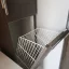 Beépíthető 250 x 185 x 400 mm, kibillenő kicsi tárolókosár, fehér