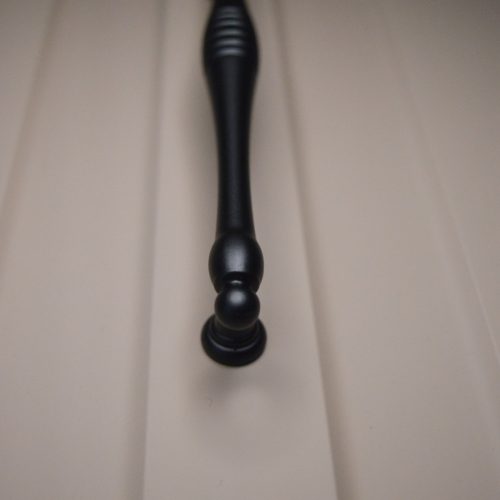 BU004_160_09 -Matt fekete fém bútorfogantyú, 160 mm furattáv